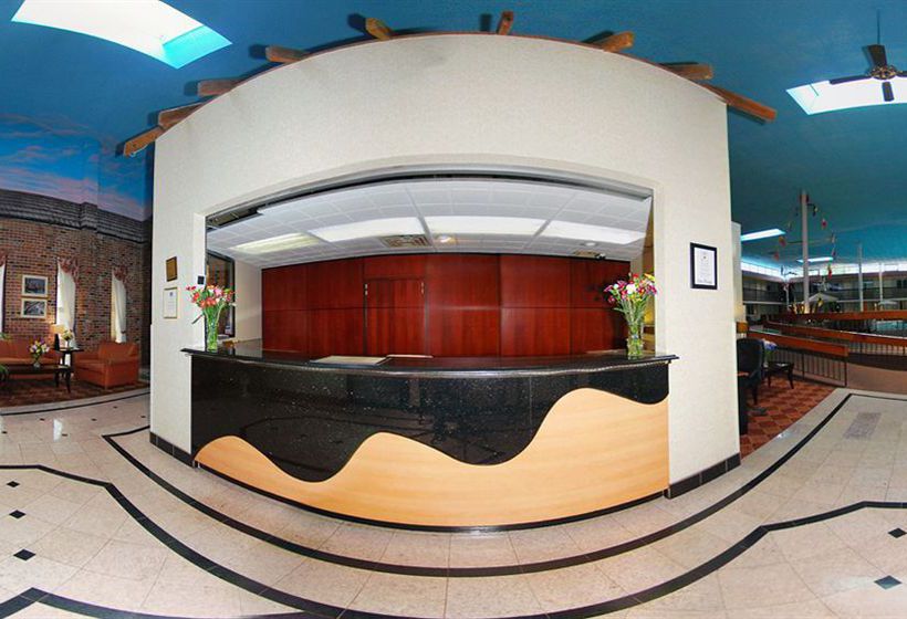 בית מלון כפרי Clarion Inn & Fundome - College Park