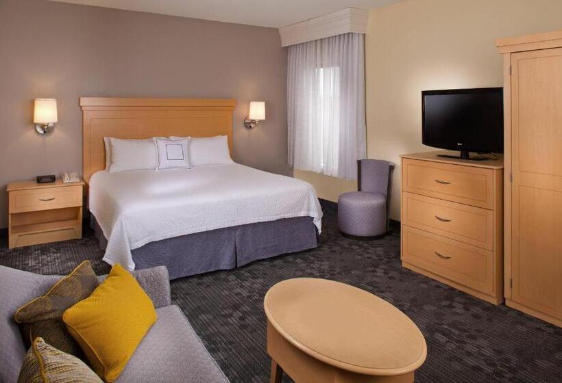 هتل Courtyard By Marriott Sandestin At Grand Boulevard