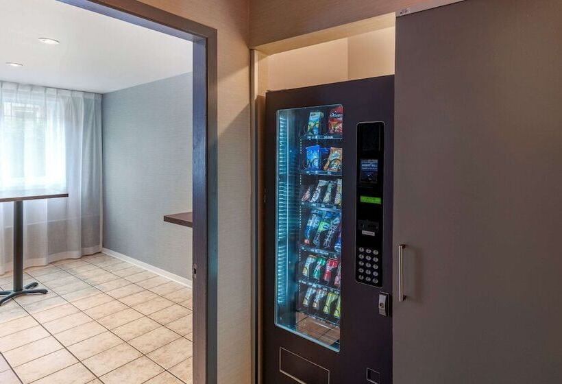 هتل Econo Lodge