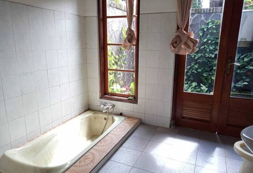 Отель Enjung Beji Resort
