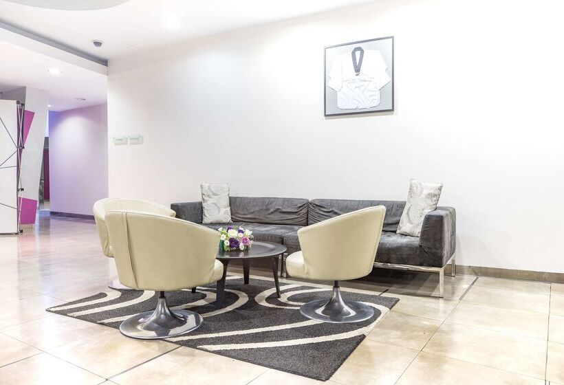 هتل Golden Tulip Zira Belgrade