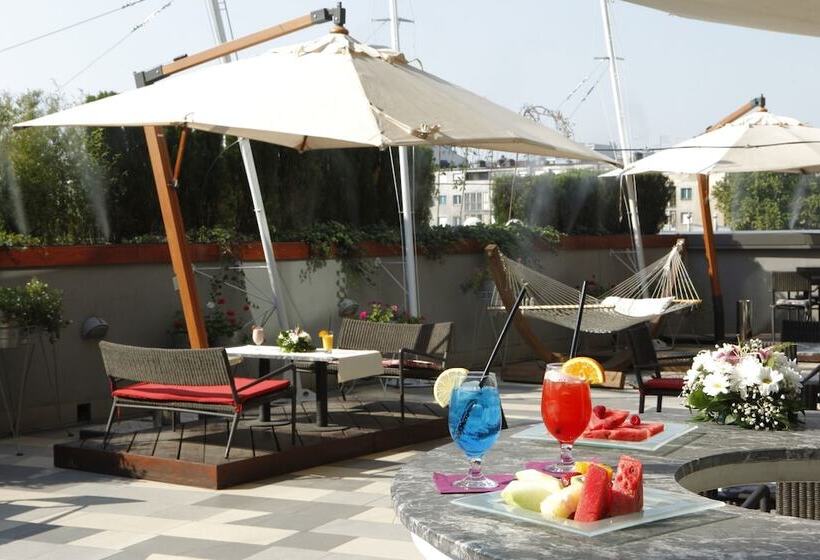 هتل Golden Tulip Zira Belgrade