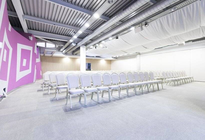 هتل Golden Tulip Zira Belgrade