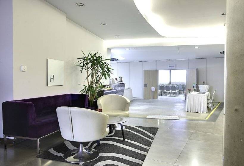 هتل Golden Tulip Zira Belgrade