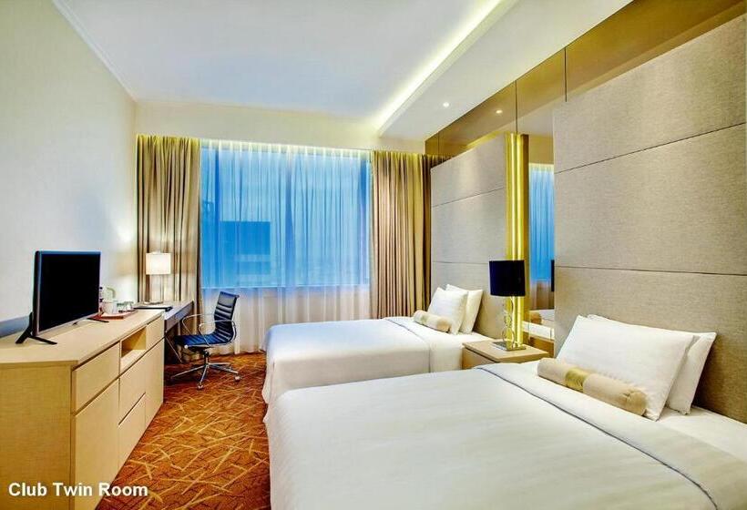 هتل Menara Peninsula