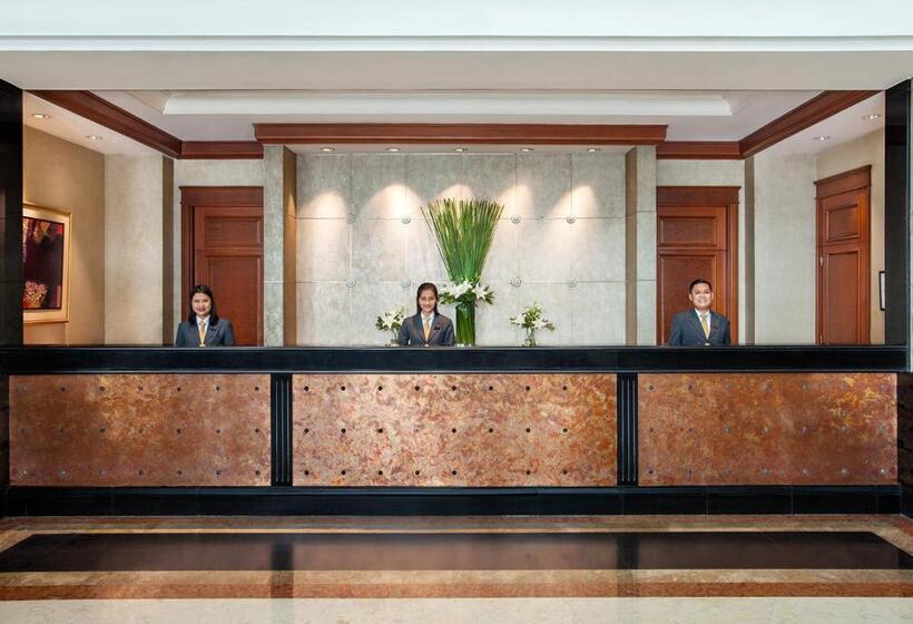 هتل Menara Peninsula