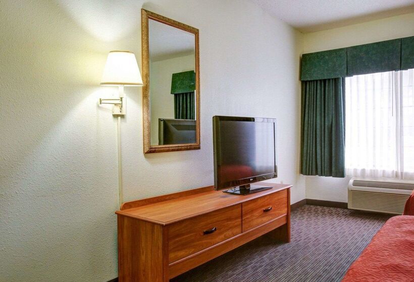 هتل Quality Inn & Suites Airport