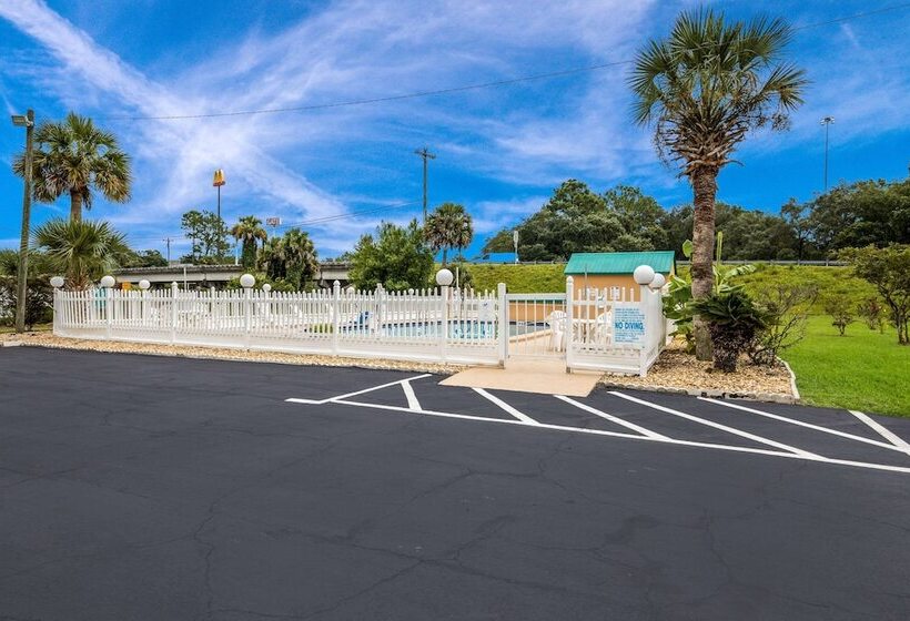 Отель Quality Inn White Springs Suwanee