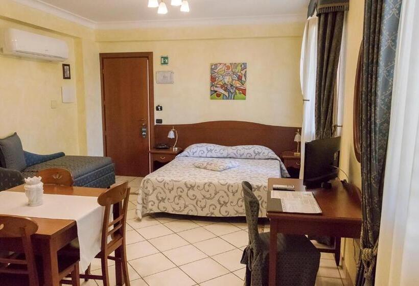 هتل Residence Alberghiero Eolie