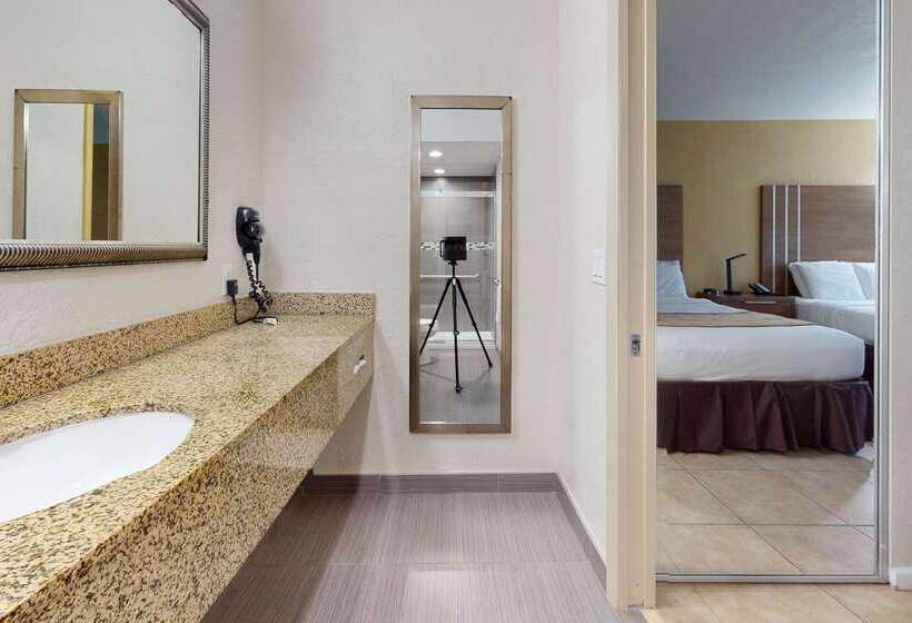هتل Rodeway Inn & Suites Fort Lauderdale Airport & Cruise Port