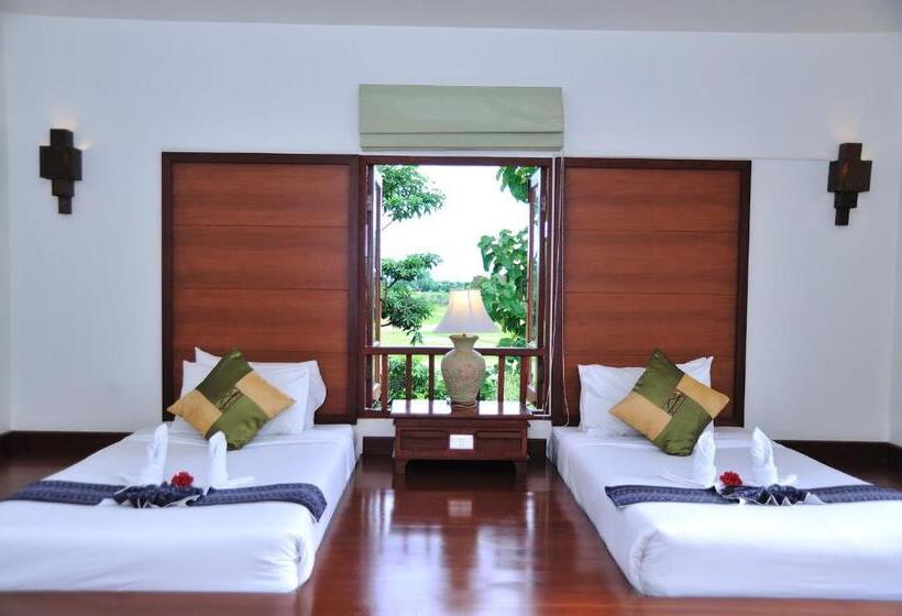 هتل Teak Garden Resort, Chiang Rai