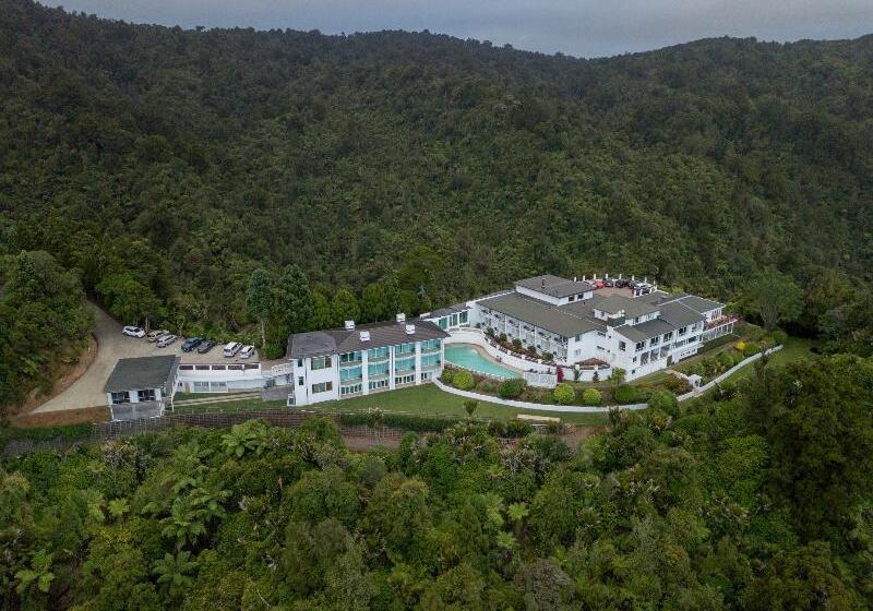 هتل Waitakere Resort & Spa