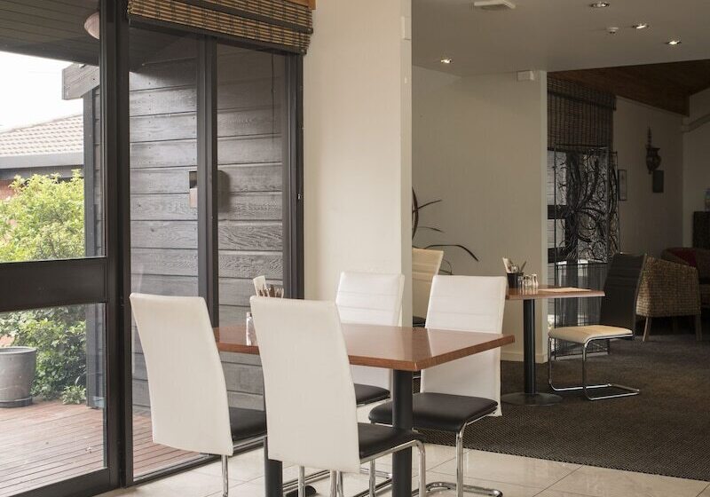 Riverside Hotel Marlborough