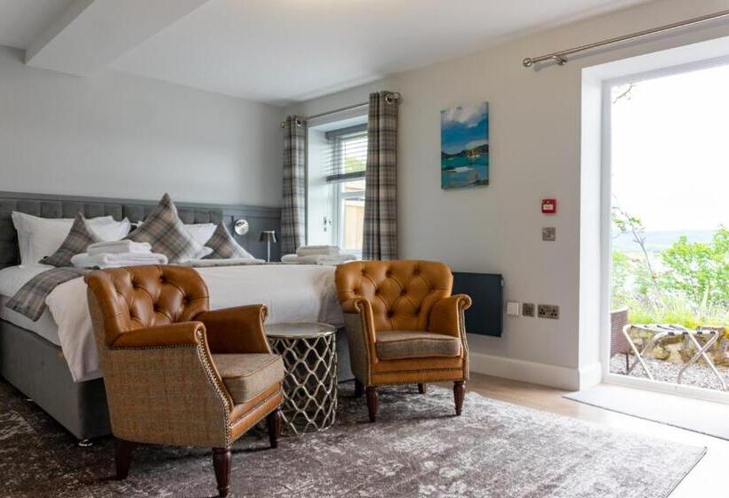Western Isles Hotel