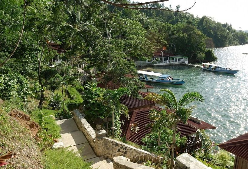 בית מלון כפרי Bastianos Lembeh Dive Resort