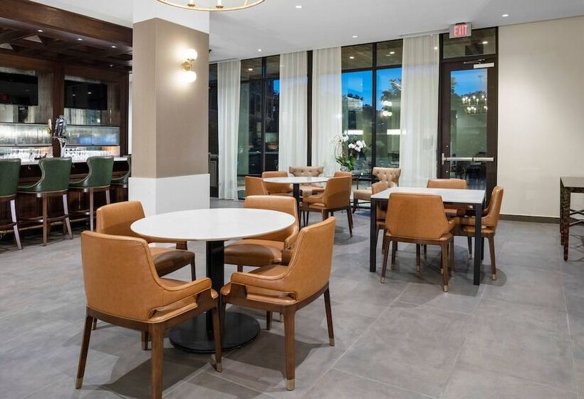 호텔 Courtyard By Marriott Thomasville Downtown