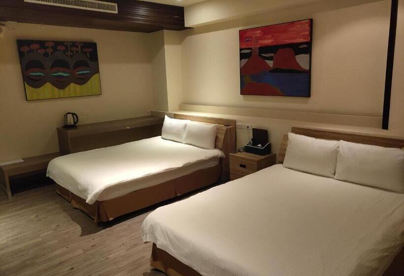 هتل Empire Pacific Castle 龍潭科學園區 六福村 小人國 幼獅工業園區