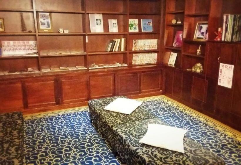 هتل Empire Pacific Castle 龍潭科學園區 六福村 小人國 幼獅工業園區