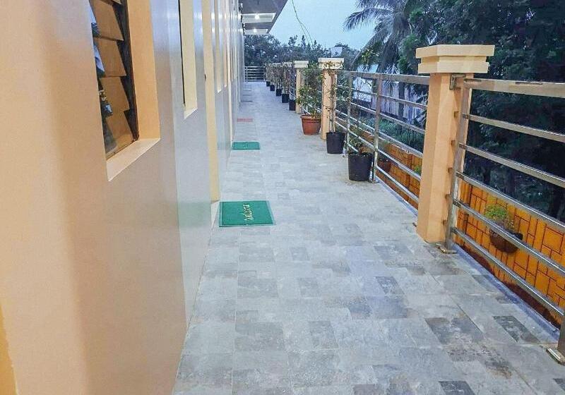 Отель Reddoorz Near Villa Beach Iloilo