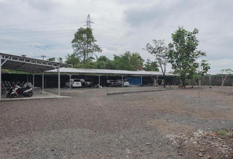 هتل Reddoorz Syariah Plus @ Perintis Guesthouse Tasikmalaya