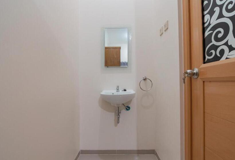 هتل Reddoorz Syariah Plus @ Perintis Guesthouse Tasikmalaya