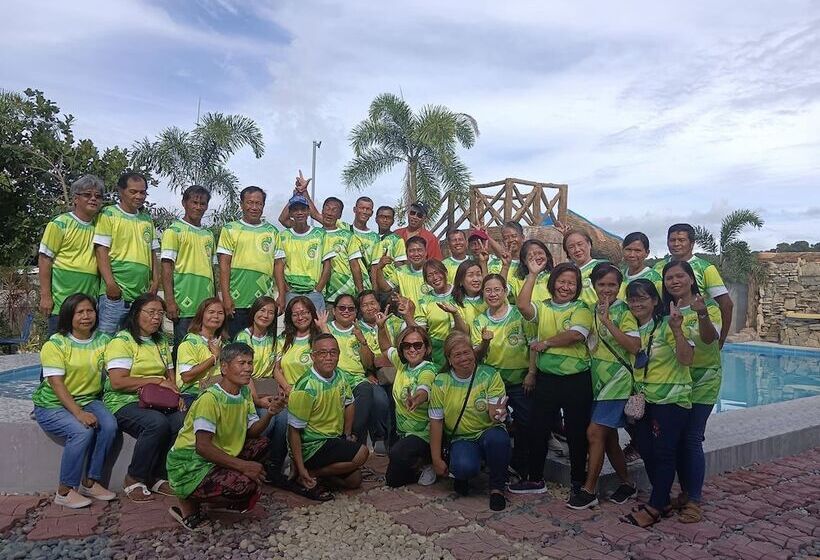 فندق Shorestop Resort Inn