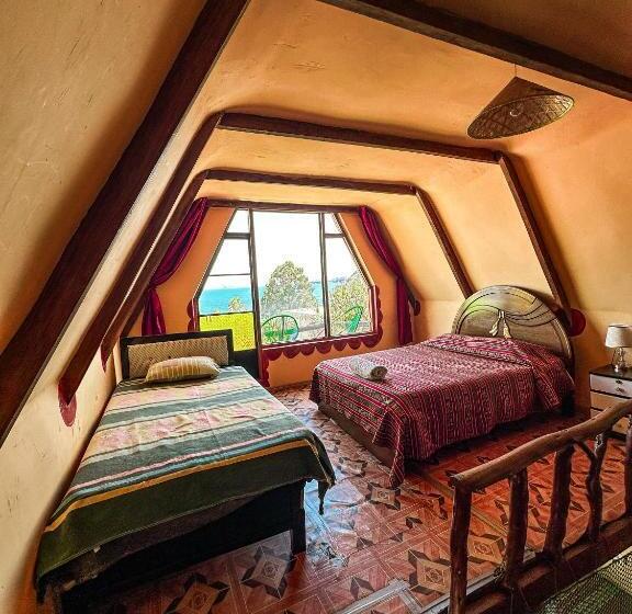 پانسیون Hostal Sol Y Lago