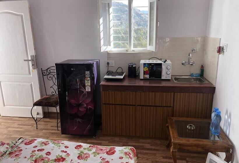 بنسيون White House In Nainital