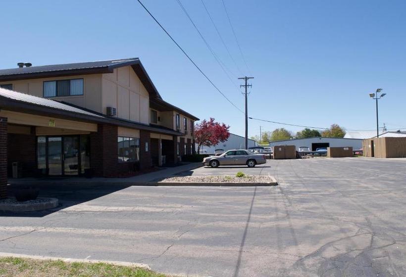فندق Amerivu Inn And Suites Shawano Wi