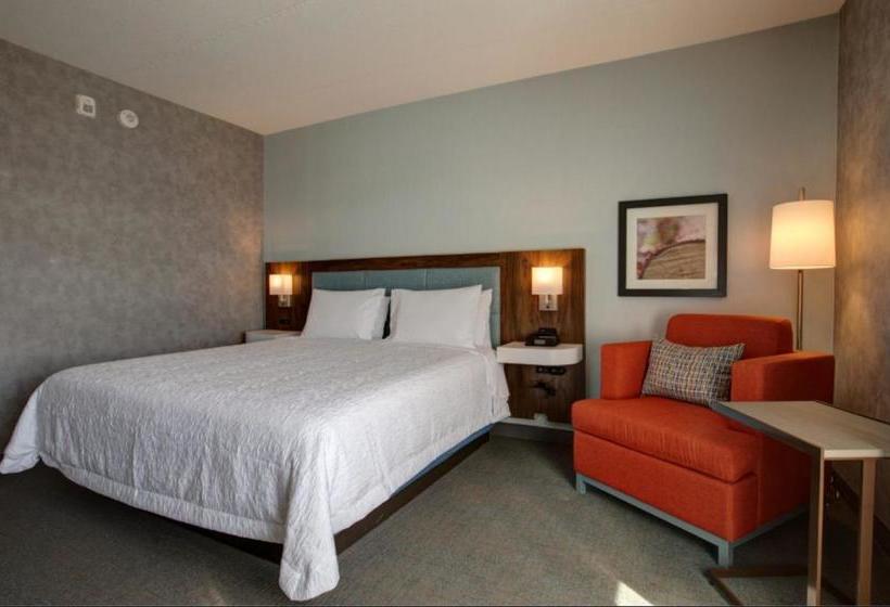 هتل Hampton Inn & Suites By Hilton Waterloo St. Jacobs