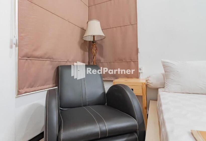 هتل Langkar Guest House Syariah Mitra Reddoorz