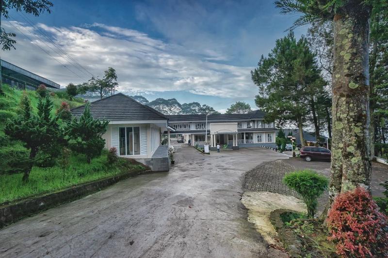 فندق Resort Agrowisata Perkebunan Tambi