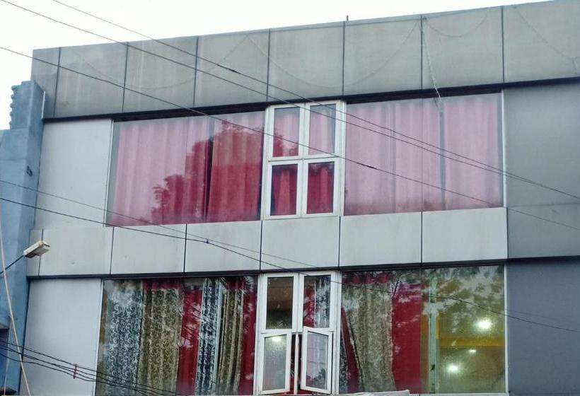 בית מלון כפרי Yelagiri Residency Pure Veg