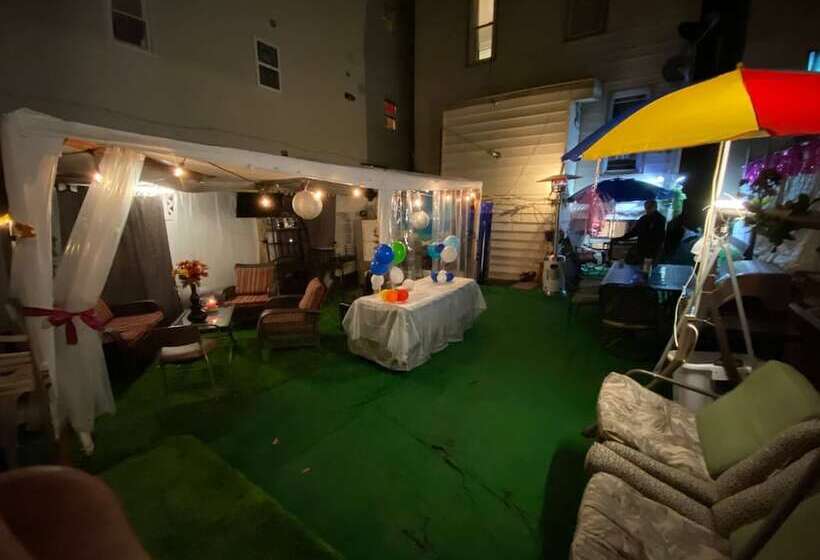 بنسيون Charming 2 Bedrooms Apt 10 Mins To Nycity