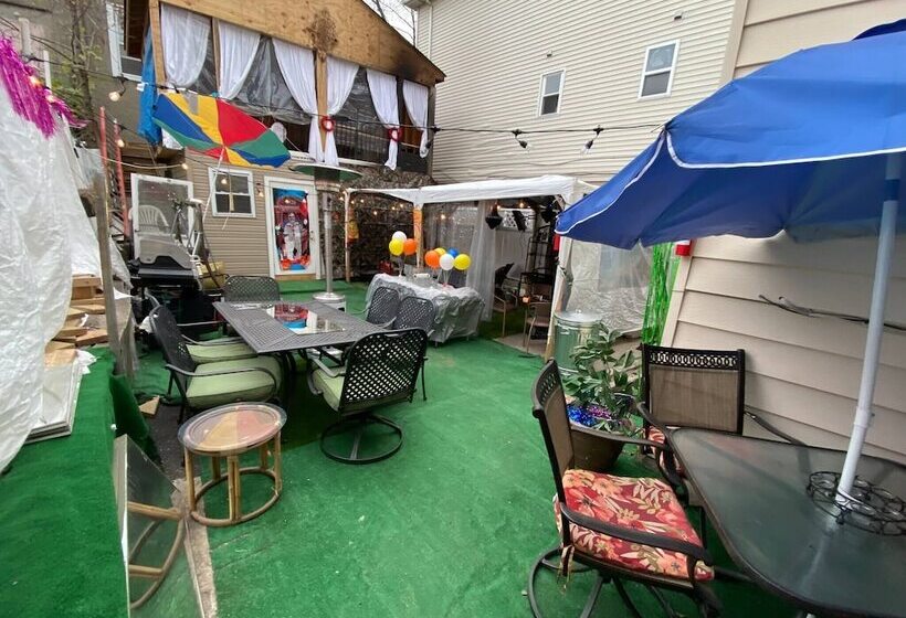 بنسيون Charming 2 Bedrooms Apt 10 Mins To Nycity