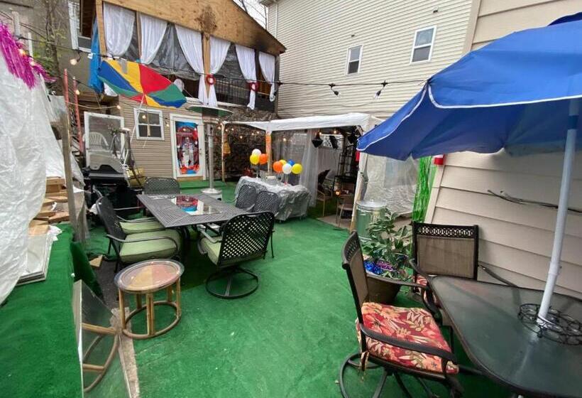 بنسيون Charming 2 Bedrooms Apt 10 Mins To Nycity