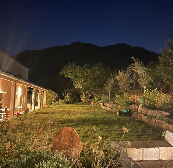 مبيت وإفطار Alelca Domo