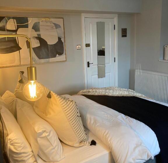 هتل Abbey Court Guest House