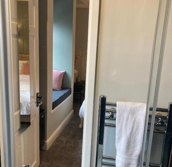 هتل Abbey Court Guest House