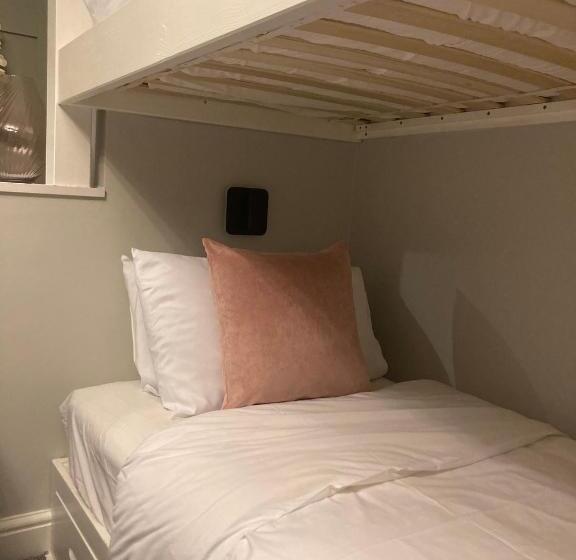 هتل Abbey Court Guest House