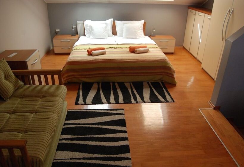 هتل Car Royal Apartmans