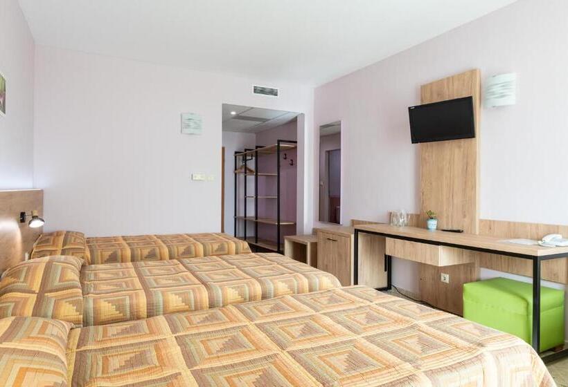 Ivana Palace Hotel   Free Parking
