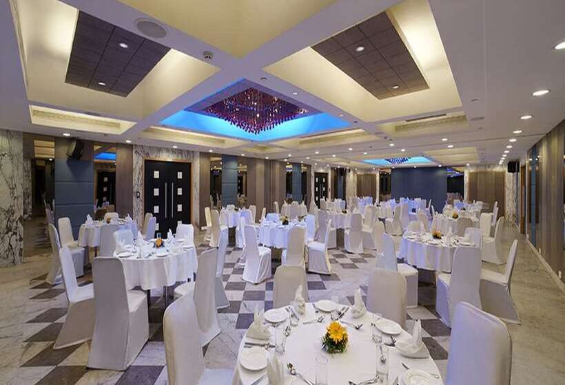 בית מלון כפרי Radha Regent, Chennai