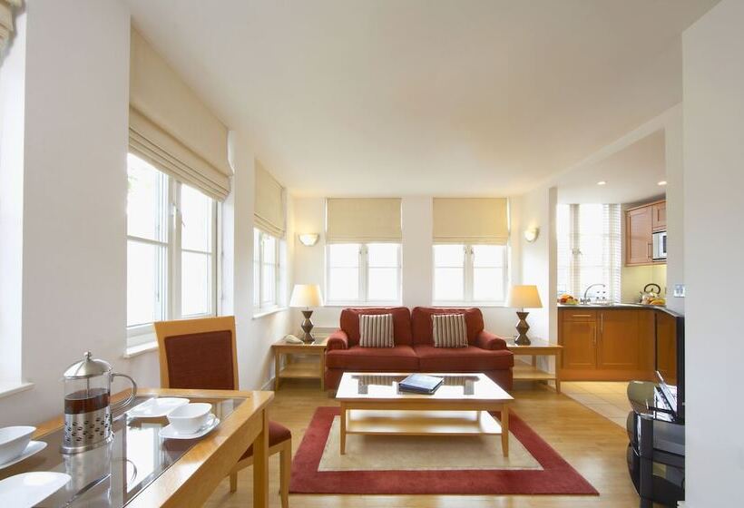 Marlin Apartments London City   Queen Street