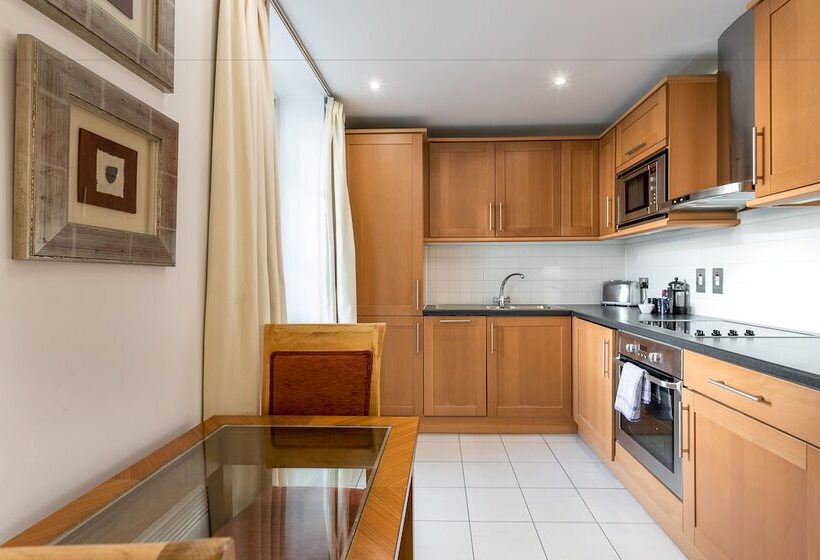 Marlin Apartments London City   Queen Street