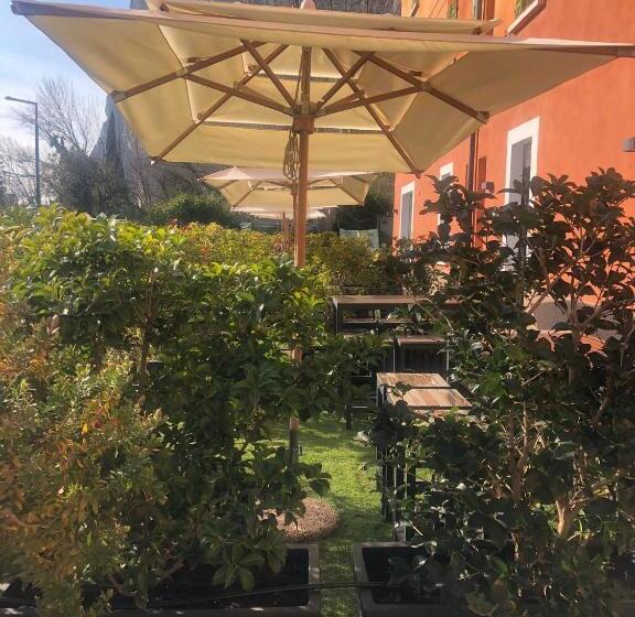 فندق Antica Campione Rooms & Hostel