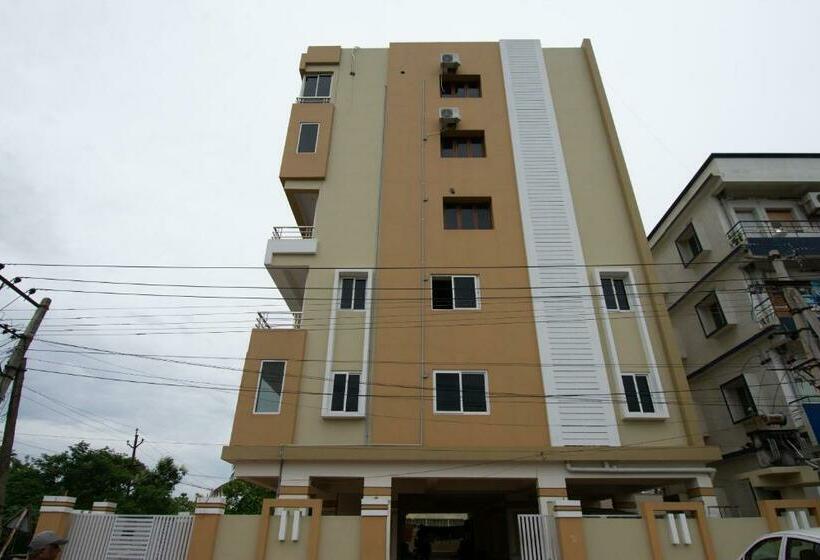 בית מלון כפרי Oyo 46991 Sk7 Service Apartments