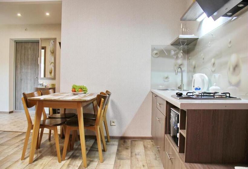 Molex Apartments 3