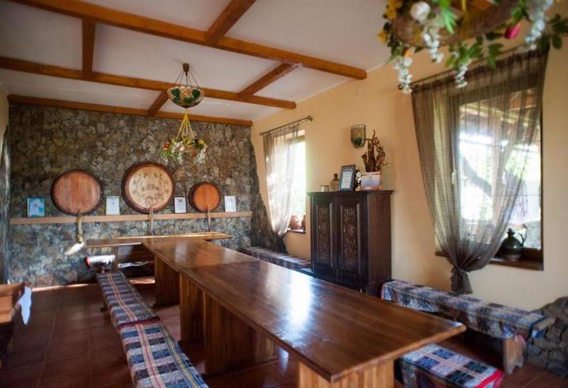 ペンション Polychko Winehouse