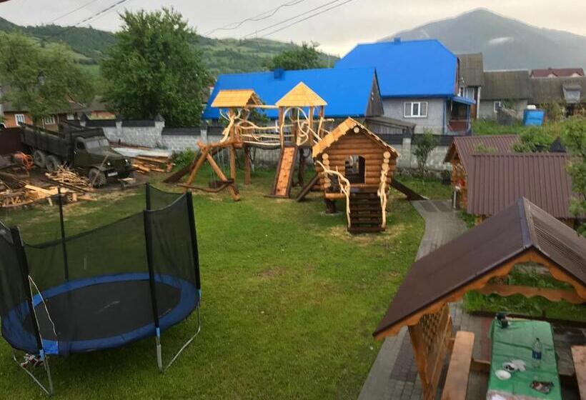 ペンション Synevyrskyj Chardash